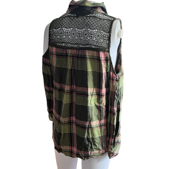 My Michelle - Womens Button Up Cold Shoulder Top Sz. MD - Picture 2 of 8